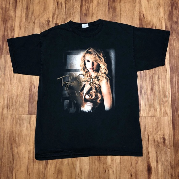 Tops - Taylor Swift T-Shirt